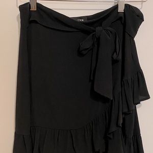 Flowy black mini skirt